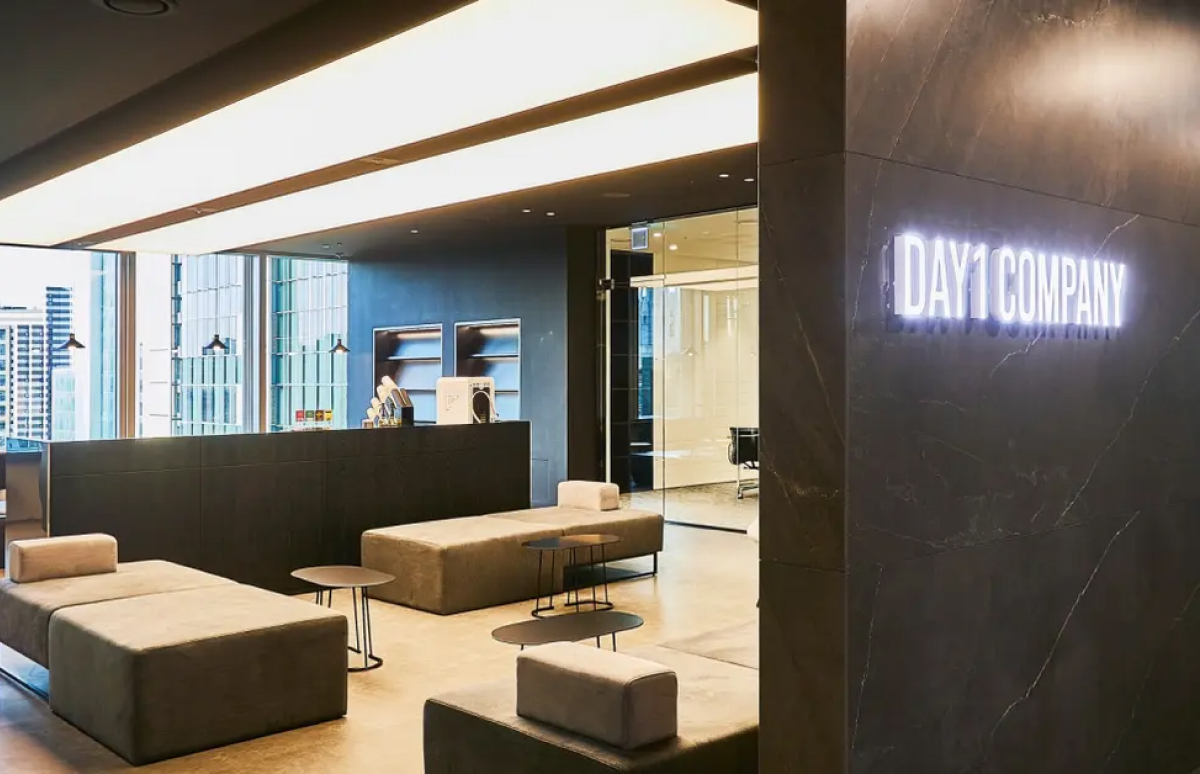 [인터뷰] 데이원컴퍼니, 1000평대 사무실 인테리어를 한 달만에 구축한 후기