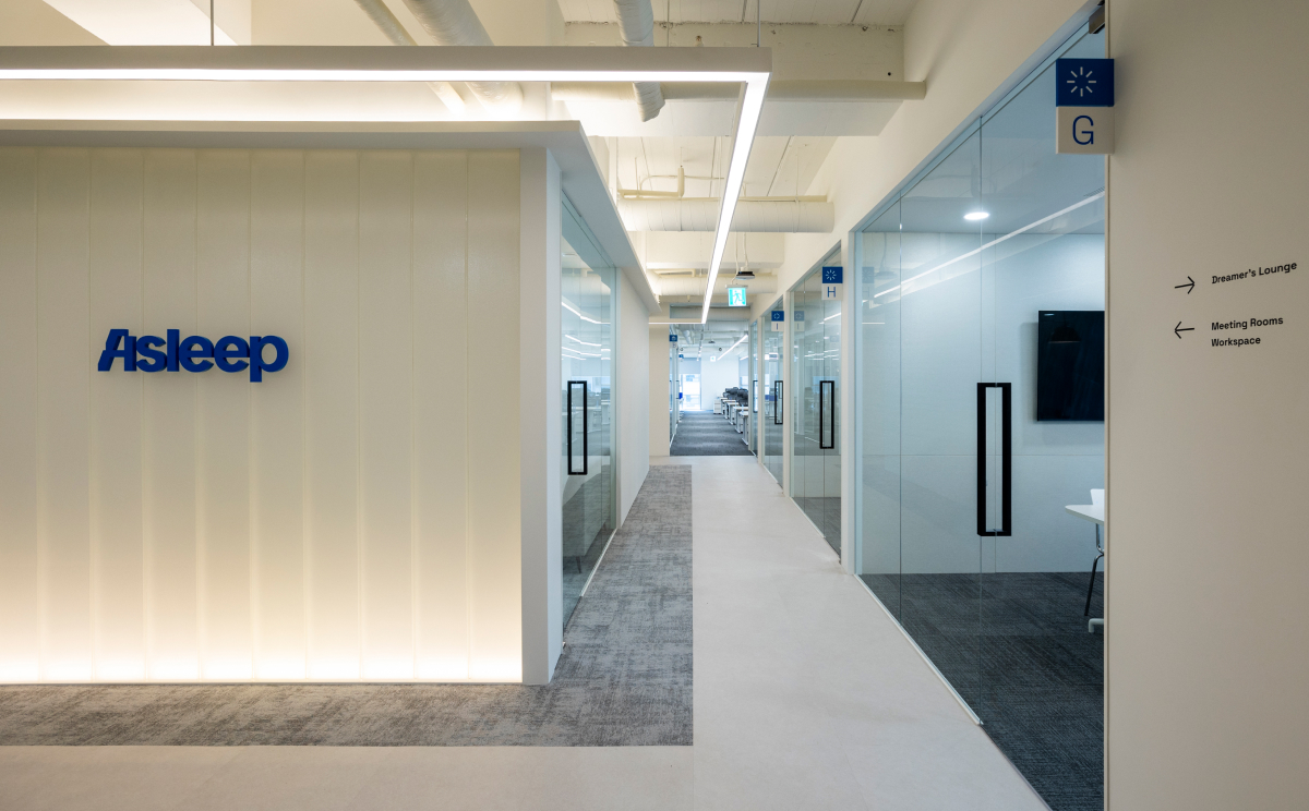 [인터뷰] 300평 규모 이전, 네트워크까지 꼼꼼히 잡은 에이슬립의 사무실 인테리어 후기