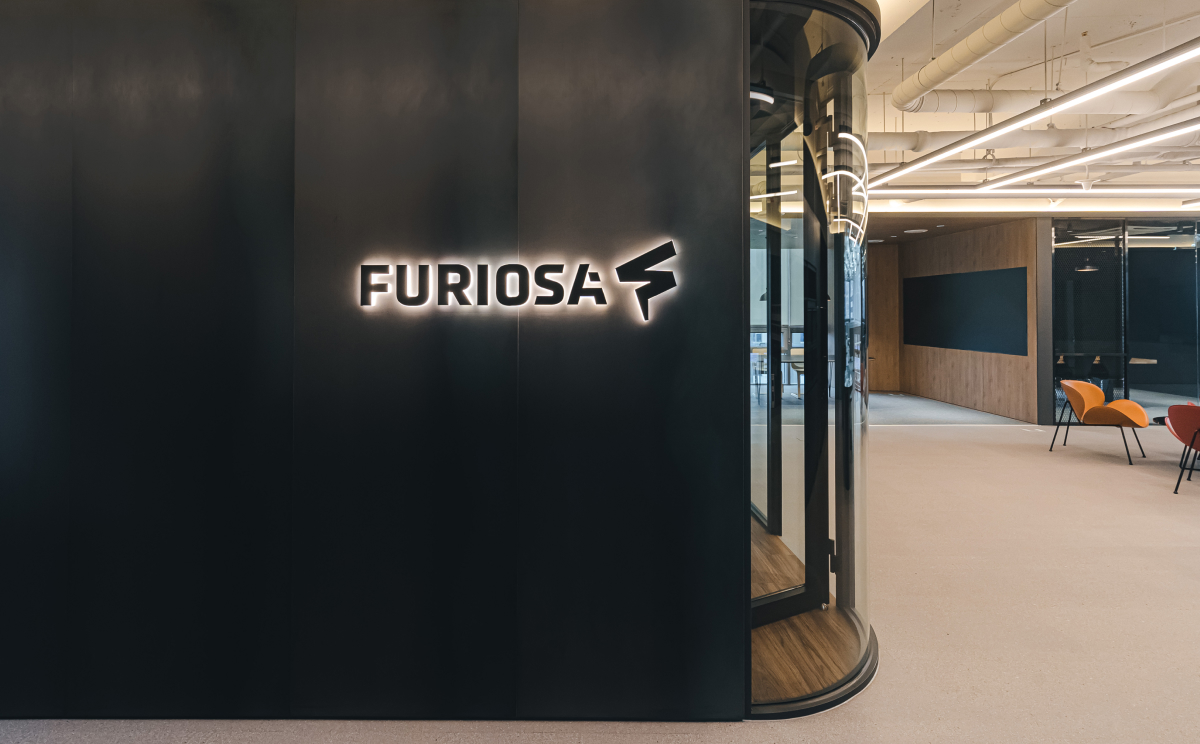 퓨리오사AI 신사, 영화 매드맥스를 닮은 오피스 (인테리어 포인트)