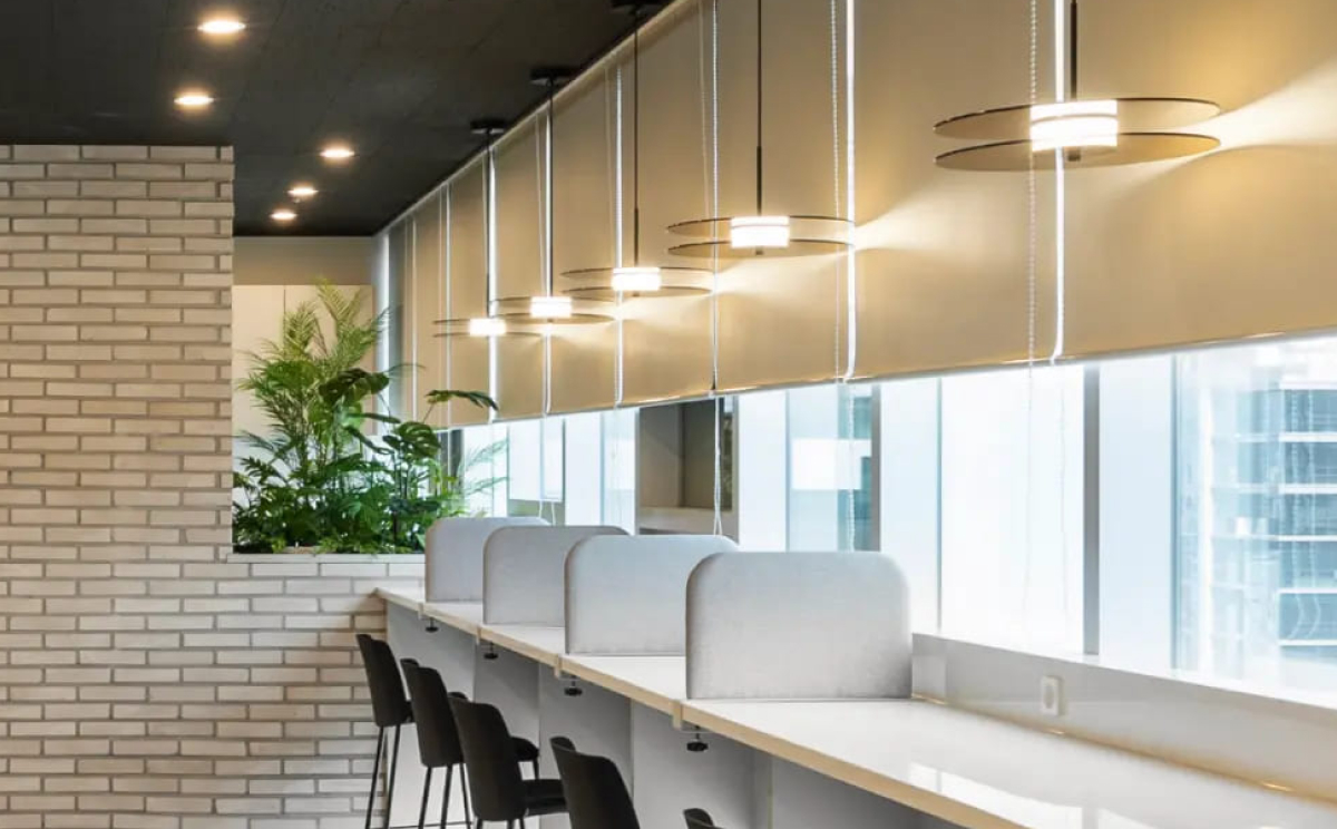 미리디, 온화한 벽돌 감성 사무실