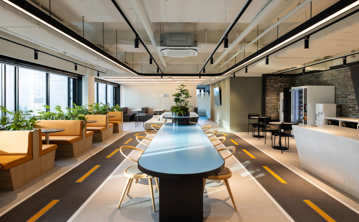 모라이, 도로를 이식한 오피스 인테리어