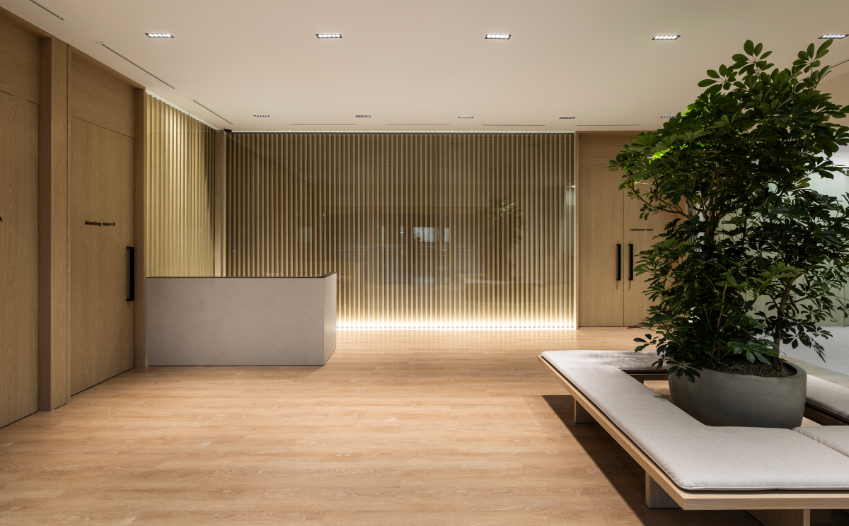 프리미어파트너스, 전문성을 입은 고급스러운 사무실 인테리어