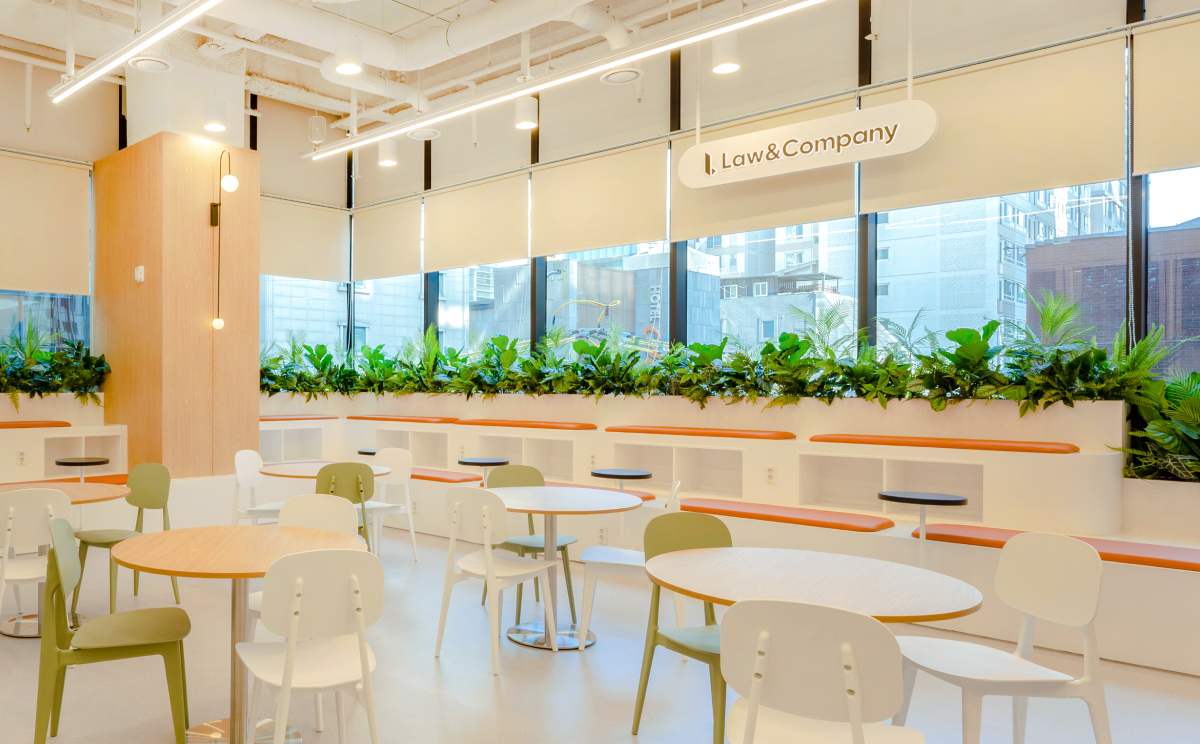 로앤컴퍼니, 밝고 싱그러운 사무 공간의 정석
