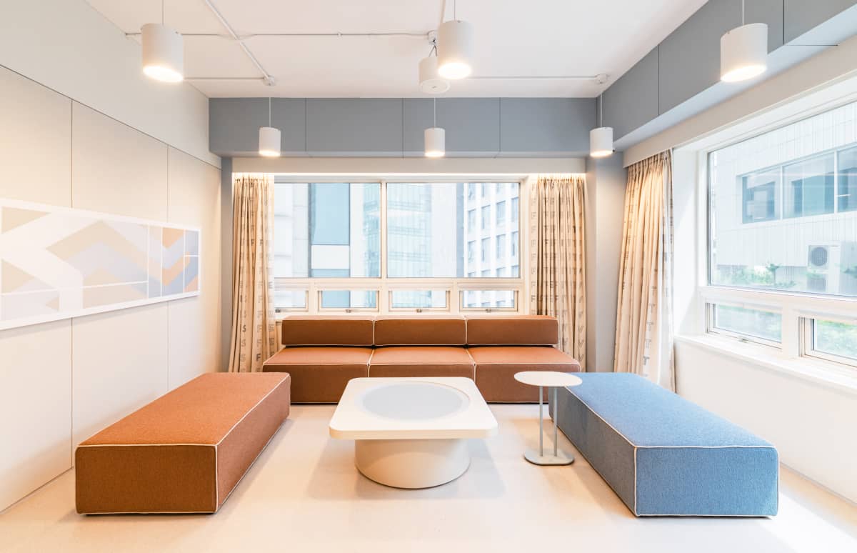 패스트파이브 학동2호점, 서로 다른 두 개의 라운지가 공존하는 사무실 인테리어